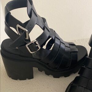 Steve Madden Black Gladiator Sandals with Platform Sole